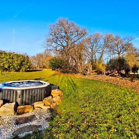 Villa Tagibao Avec Piscine Chauffee Et Spa Lesterps Kültér fotó