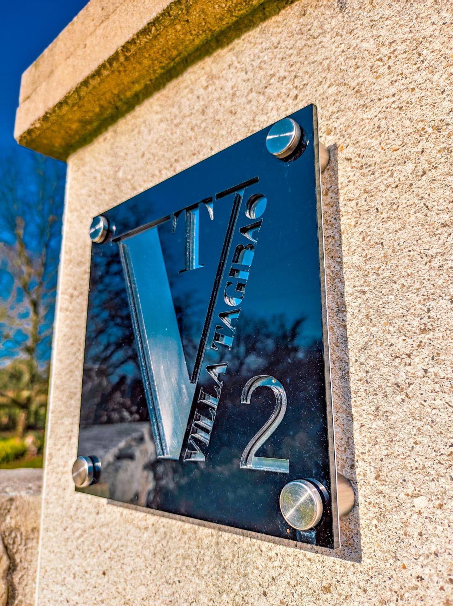 Villa Tagibao Avec Piscine Chauffee Et Spa Lesterps Kültér fotó
