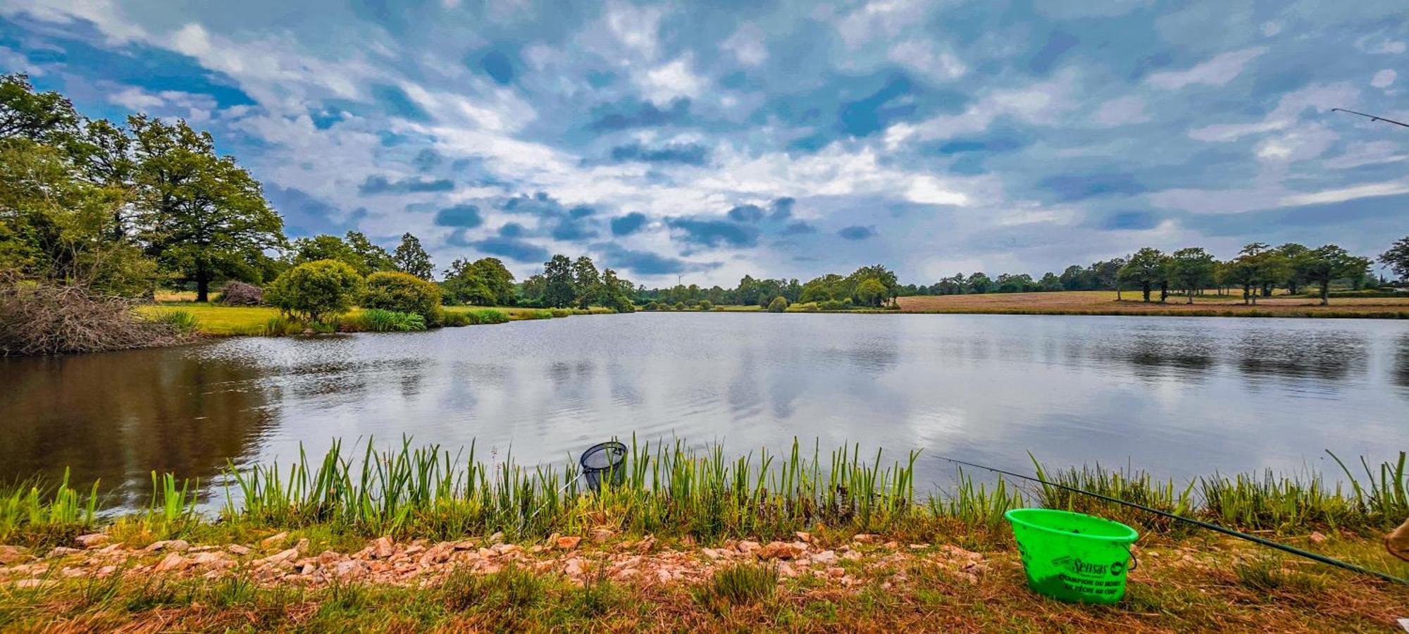 Villa Tagibao Avec Piscine Chauffee Et Spa Lesterps Kültér fotó