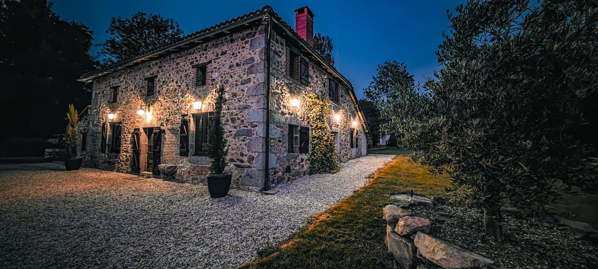 Villa Tagibao Avec Piscine Chauffee Et Spa Lesterps Kültér fotó