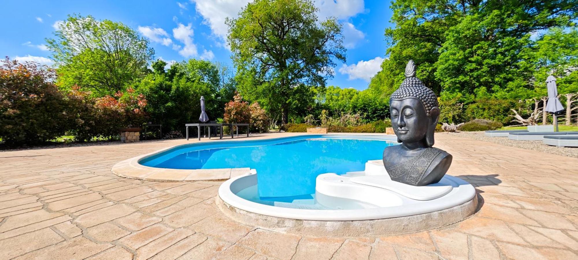 Villa Tagibao Avec Piscine Chauffee Et Spa Lesterps Kültér fotó
