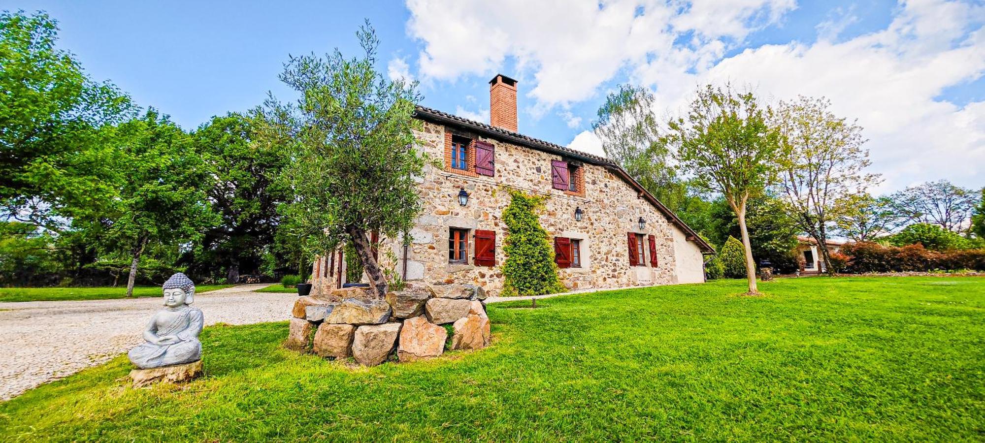Villa Tagibao Avec Piscine Chauffee Et Spa Lesterps Kültér fotó