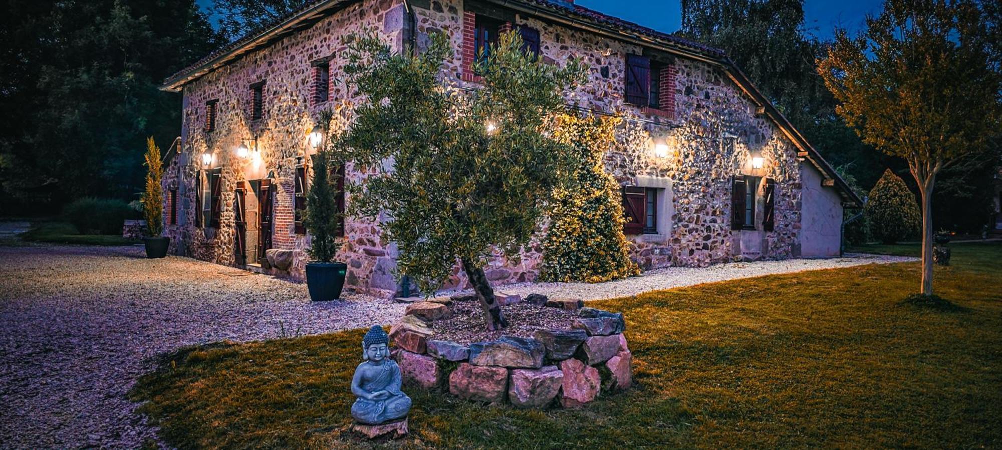 Villa Tagibao Avec Piscine Chauffee Et Spa Lesterps Kültér fotó