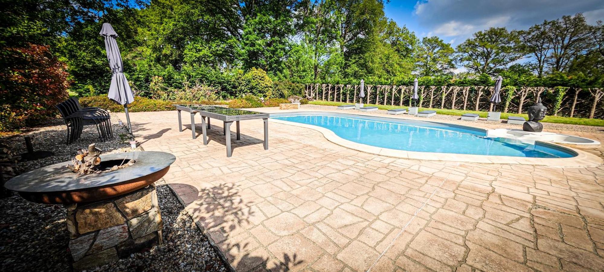 Villa Tagibao Avec Piscine Chauffee Et Spa Lesterps Kültér fotó