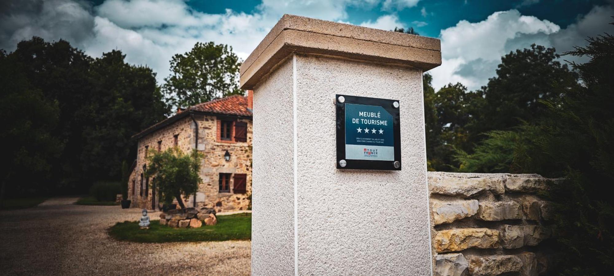 Villa Tagibao Avec Piscine Chauffee Et Spa Lesterps Kültér fotó